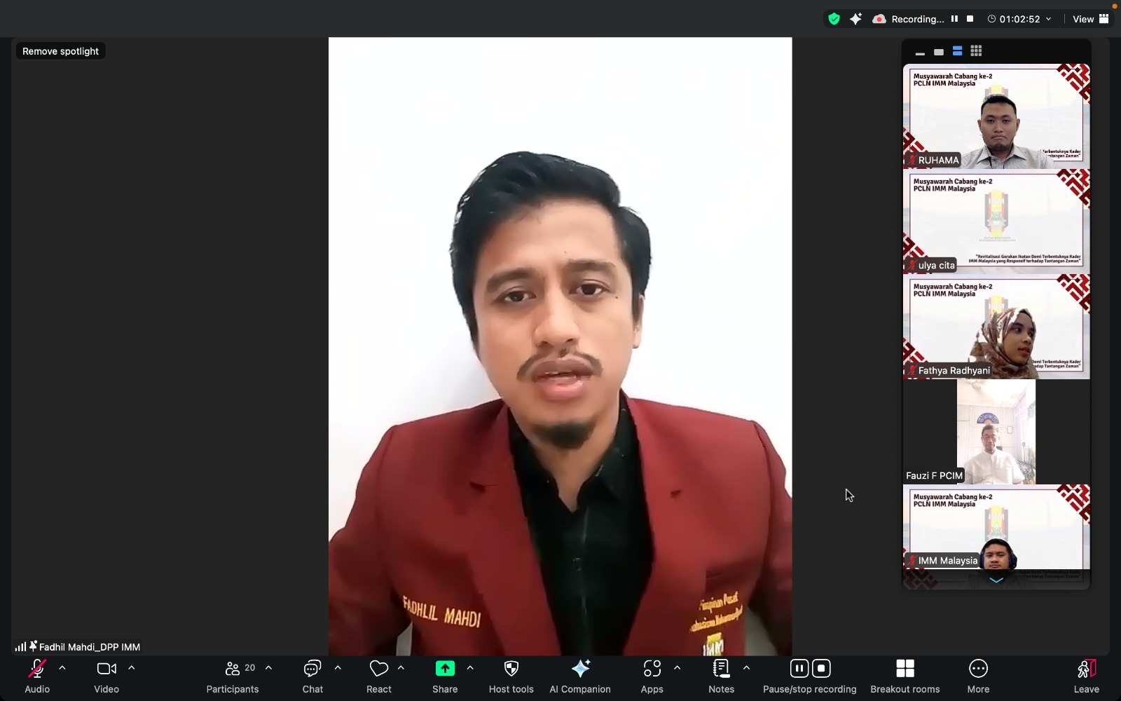 Ketua Bidang Hubungan Luar Negeri DPP IMM, Fadhil Mahdi menyampaikan kata sambutan pada pembukaan Musyawarah Cabang ke-2 PC LN IMM Malaysia (foto oleh Aon)