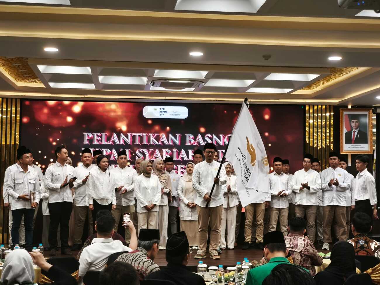 Pelantikan pengurus HIPMI Syariah DIY periode 2025-2028 di SM Tower Malioboro Yogyakarta. Foto: Cris