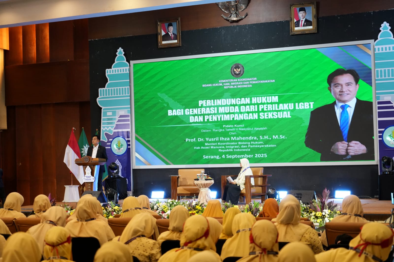 Yusril Ihza Mahendra dalam sebuah talk show di Tanwir II NA di Kota Serang Banten (4/9).