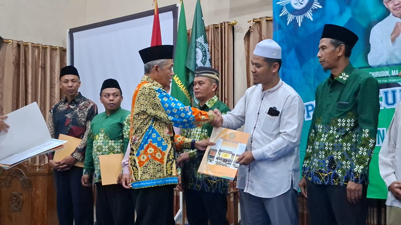 PDM Kabupaten Magelang kukuhkan 12 ranting baru (26/9).